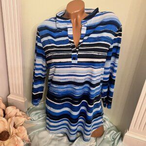Claudia Richard. Size XL. Blue Stripe. 3/4 Sleeve Stretch Popover. B120